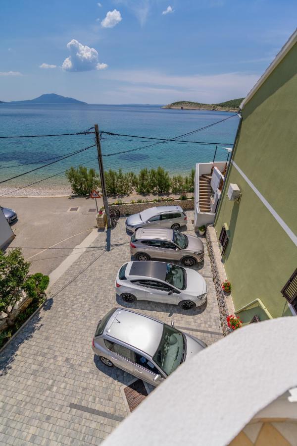Apartmani Noris Martinšćica Exterior foto